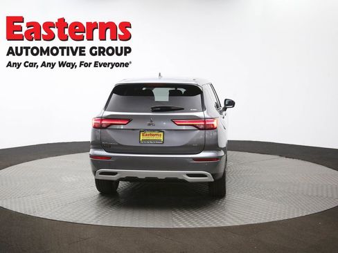 Used 2024 Mitsubishi Outlander SE image 38