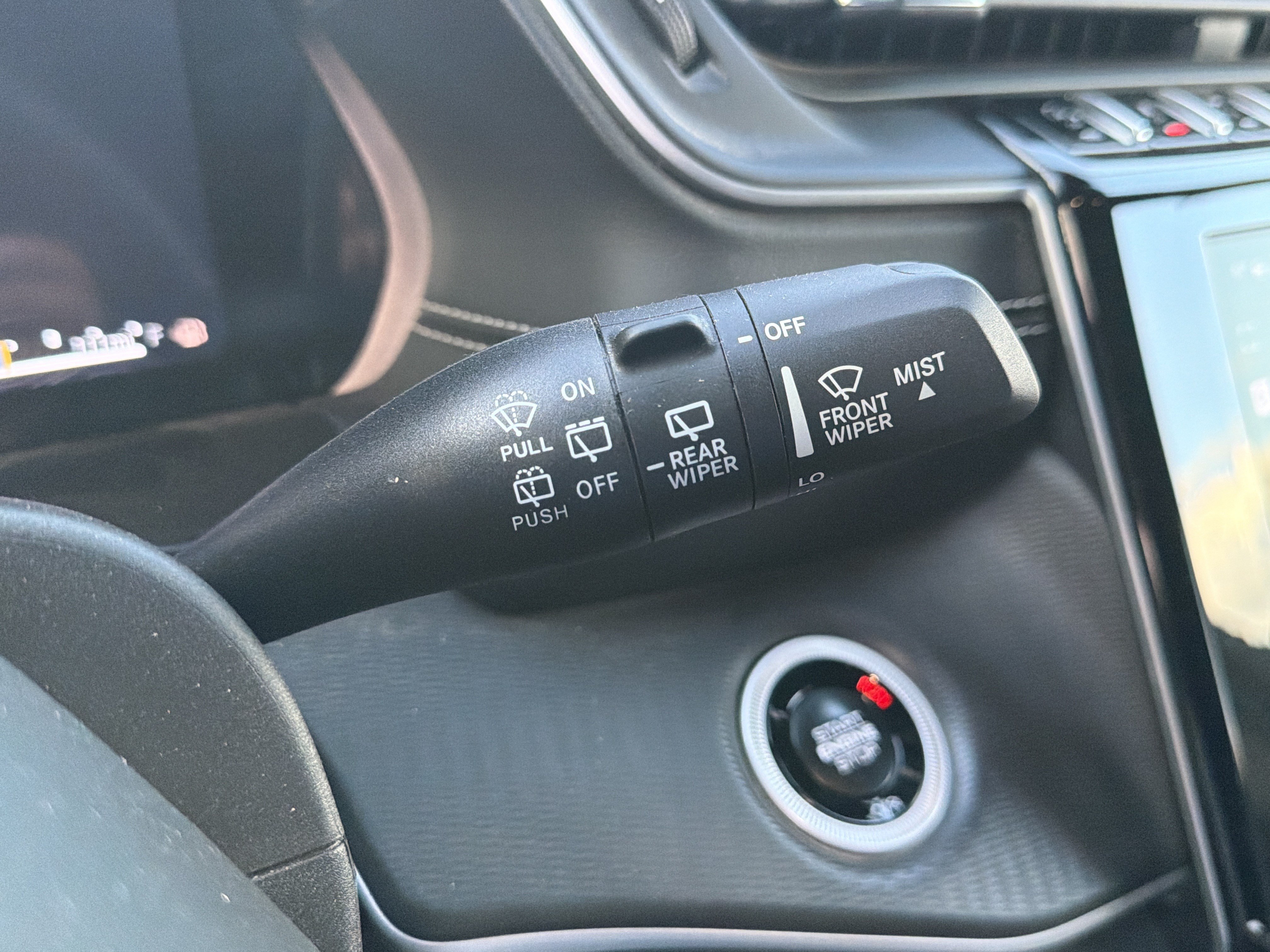 Used 2024 Jeep Grand Cherokee Altitude AWD/4WD image 17