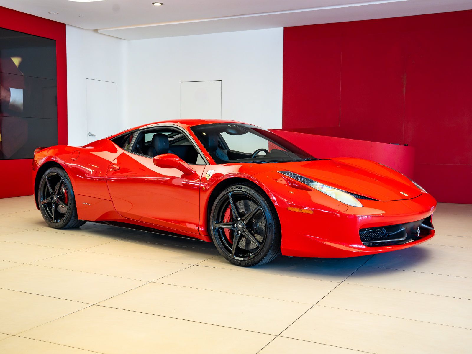 Used 2010 Ferrari 458 Italia Coupe RWD image 1