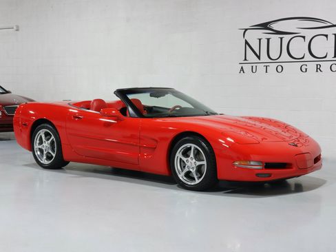 Used 2000 Chevrolet Corvette Convertible w/ Memory Pkg image 13