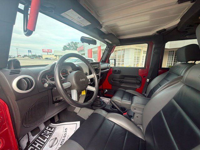 Used 2010 Jeep Wrangler Unlimited Sahara w/ Dual Top Group AWD/4WD image 11