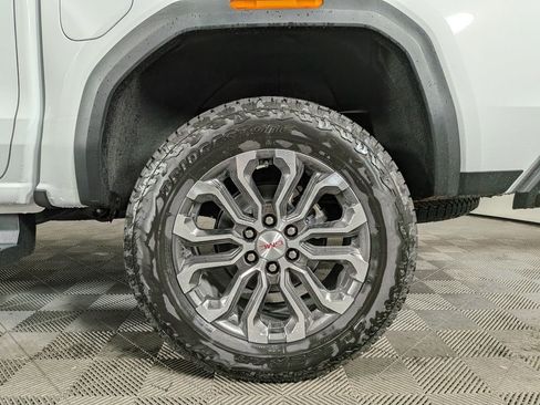 New 2026 GMC Canyon Denali image 11