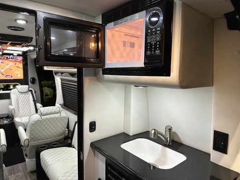 Used 2024 Mercedes-Benz Sprinter 3500 image 8