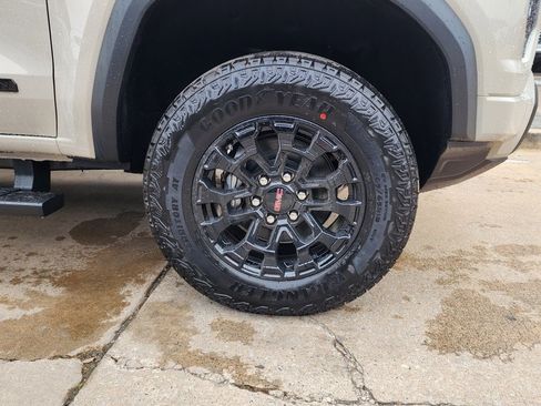 New 2026 GMC Canyon Elevation w/ Convenience Package image 49