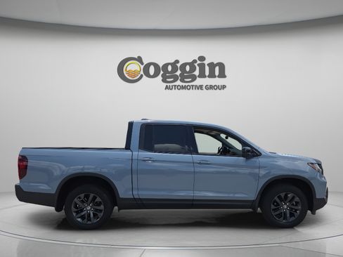 Used 2025 Honda Ridgeline Sport image 6