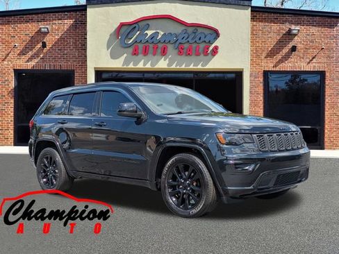 Used 2019 Jeep Grand Cherokee Altitude RWD image 1