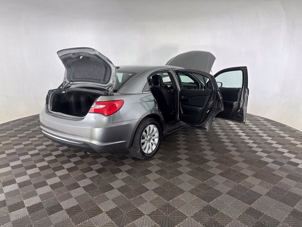 Used 2012 Chrysler 200 Touring w/ Cold Weather Group FWD image 15