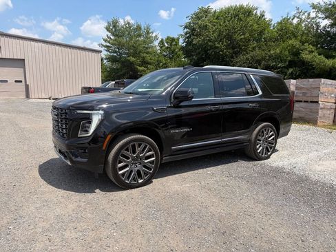 Used 2026 GMC Yukon Denali Ultimate AWD/4WD image 2