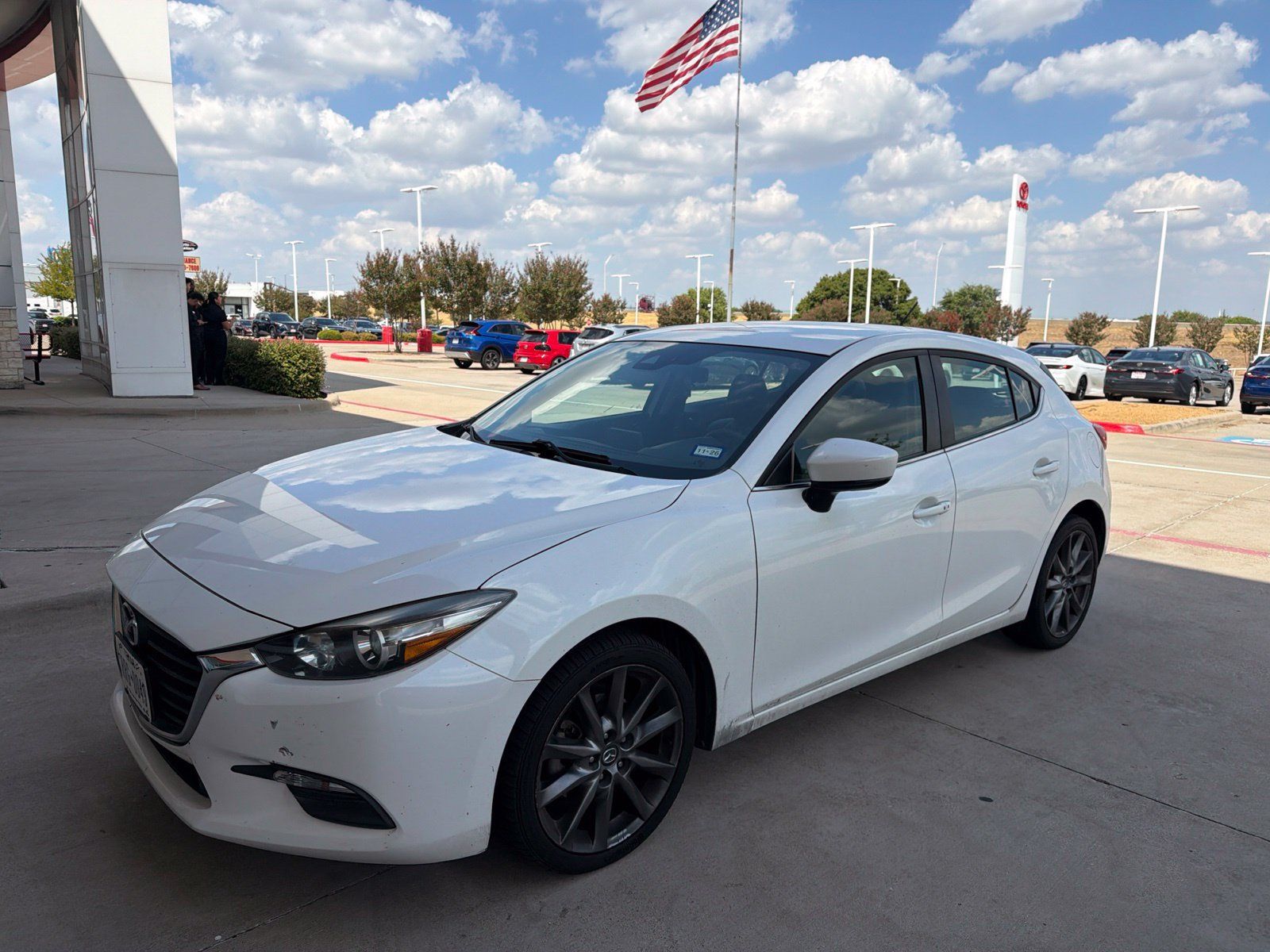 Used 2018 MAZDA MAZDA3 Touring FWD image 1