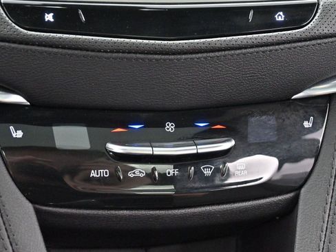 Certified 2025 Cadillac XT5 Premium Luxury image 26