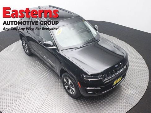 Used 2023 Jeep Grand Cherokee 4WD 4xe w/ Luxury Tech Group II image 3