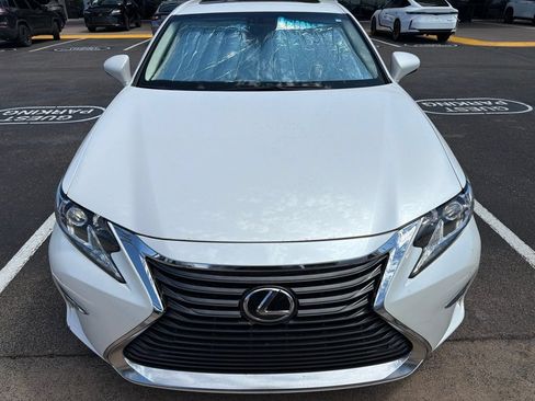 Used 2016 Lexus ES 350 w/ Navigation System Package FWD image 2