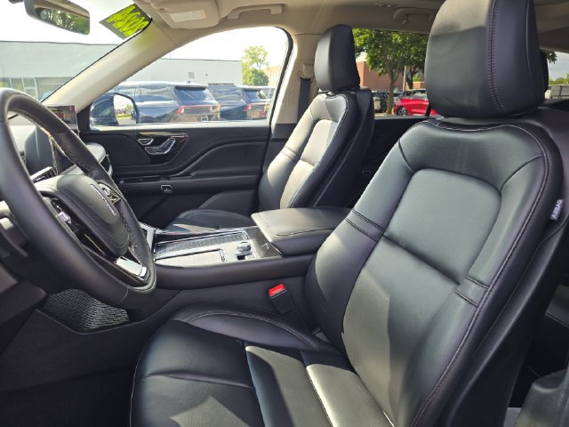 Used 2024 Lincoln Aviator AWD w/ Premium Package image 5
