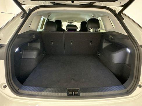Used 2026 Volkswagen Tiguan SE AWD/4WD image 29