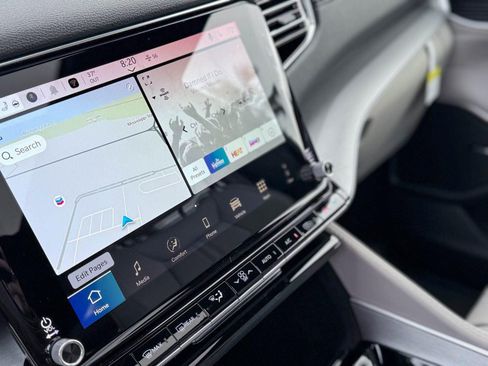 New 2025 Jeep Wagoneer 4WD w/ Premium Group I image 23