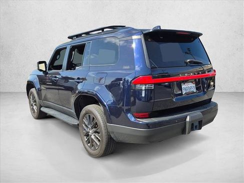 Used 2024 Lexus GX 550 w/ Cold Area Package AWD/4WD image 8