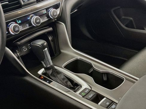Used 2022 Honda Accord Sport image 6