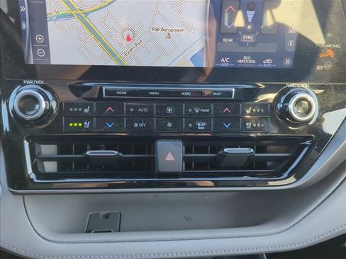 Used 2021 Toyota Highlander Limited image 21