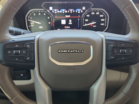 Used 2021 GMC Yukon Denali w/ Denali Ultimate Package AWD/4WD image 19