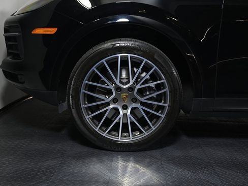 Used 2021 Porsche Cayenne AWD/4WD image 27
