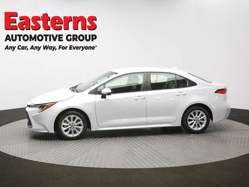 Used 2022 Toyota Corolla LE w/ LE Convenience Package FWD image 57