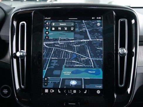 Certified 2025 Volvo XC40 B5 Plus image 15