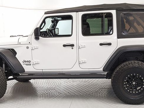 Used 2018 Jeep Wrangler Unlimited Sport S AWD/4WD image 5