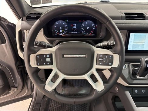 Used 2024 Land Rover Defender 110 S image 14