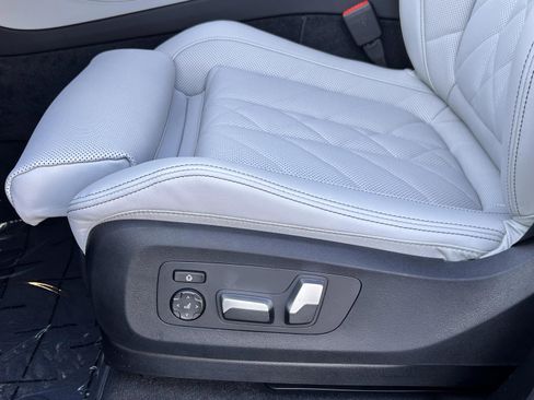 Used 2026 BMW X5 sDrive40i w/ Premium Package image 15