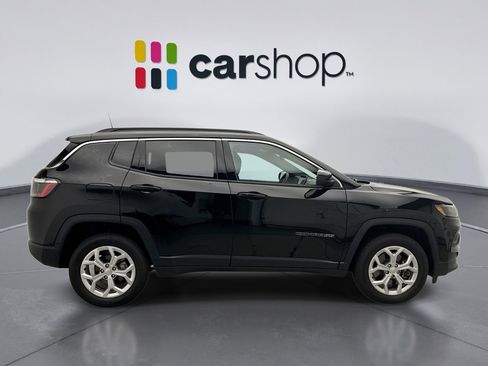 Used 2024 Jeep Compass Latitude image 6