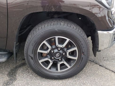 Used 2020 Toyota Tundra Limited w/ Limited Premium Package image 24