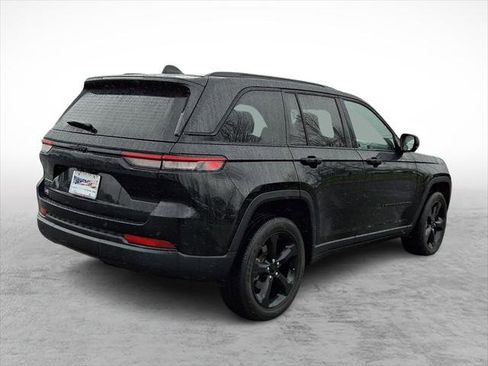 Certified 2023 Jeep Grand Cherokee Altitude image 5