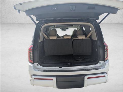 Used 2025 Nissan Armada Platinum Reserve AWD/4WD image 6