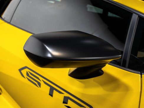 Used 2022 Lamborghini Huracan STO RWD image 15