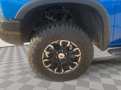 Used 2023 Chevrolet Silverado 1500 ZR2 w/ Technology Package image 32