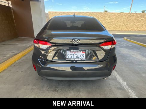 Used 2023 Toyota Corolla LE FWD image 5