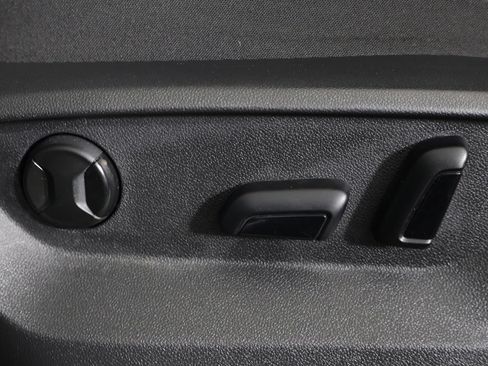 Used 2023 Volkswagen Atlas Cross Sport SE w/ Panoramic Sunroof Package AWD/4WD image 35
