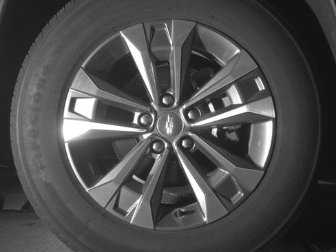 Used 2025 Chevrolet Equinox LT image 13