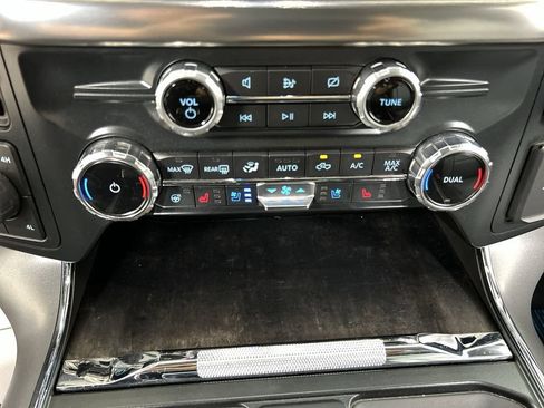 Used 2022 Ford F150 Lariat w/ Equipment Group 502A High AWD/4WD image 17