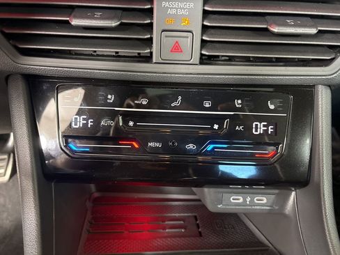 Used 2025 Volkswagen Jetta GLI Autobahn image 17