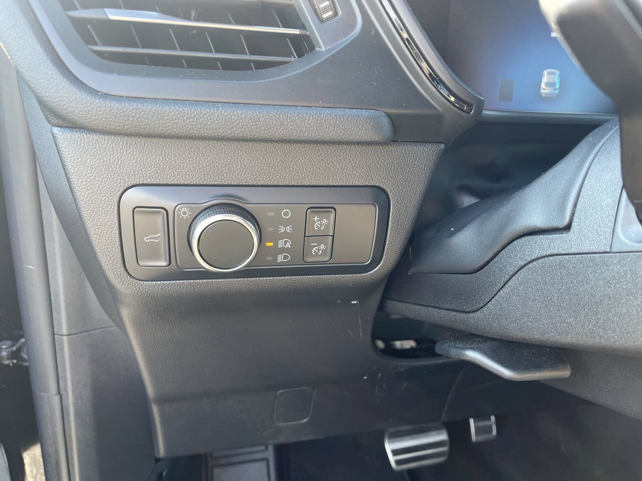 Used 2024 Ford Escape ST-Line w/ Tech Pack #1 AWD/4WD image 18