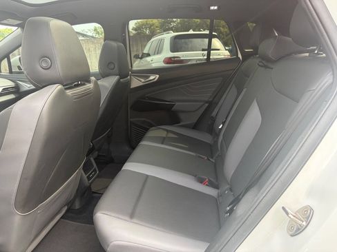Used 2023 Volkswagen ID.4 Pro S RWD image 32