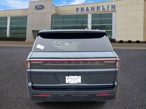 New 2026 Lincoln Navigator Reserve image 6