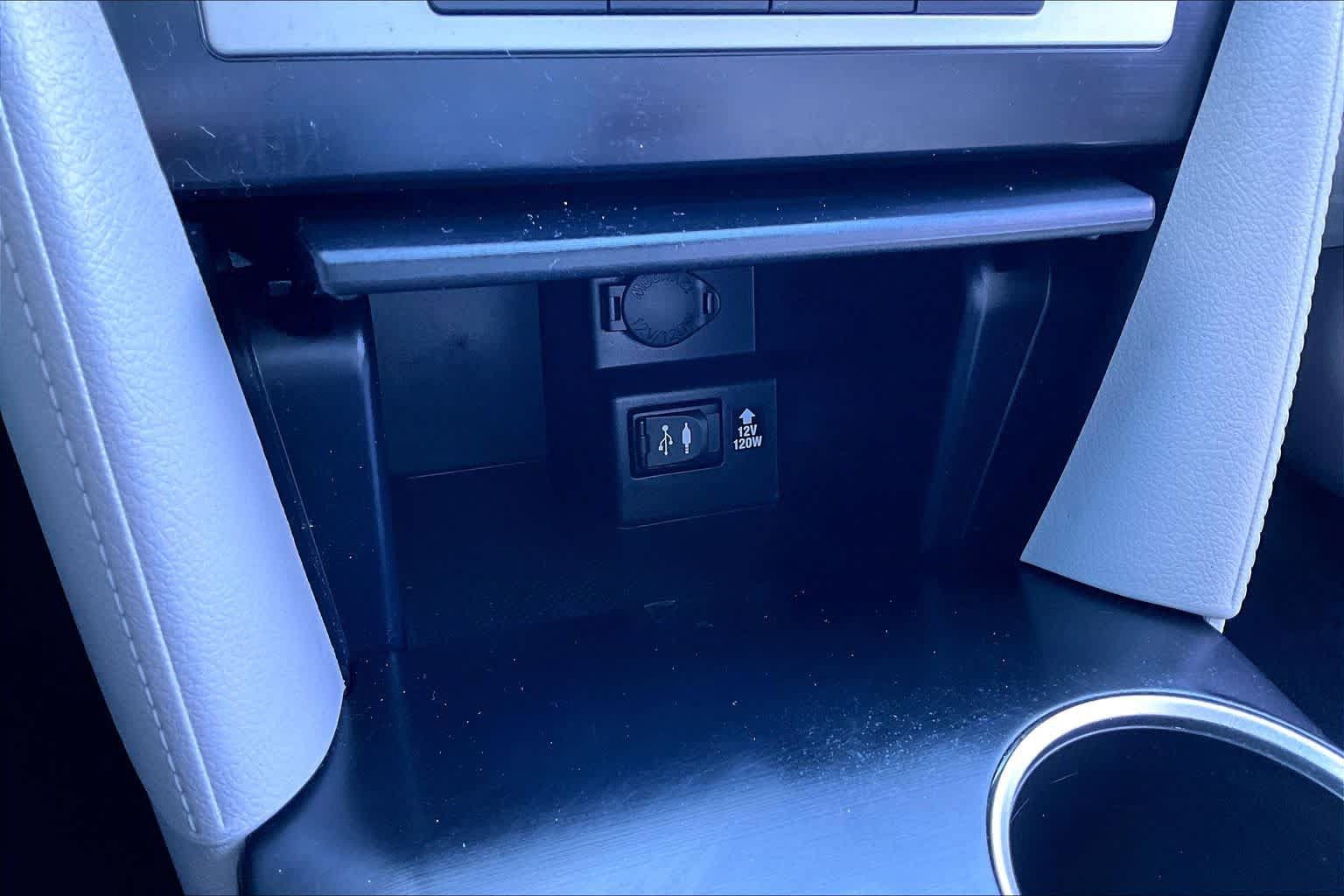 Used 2014 Toyota Camry LE FWD image 35