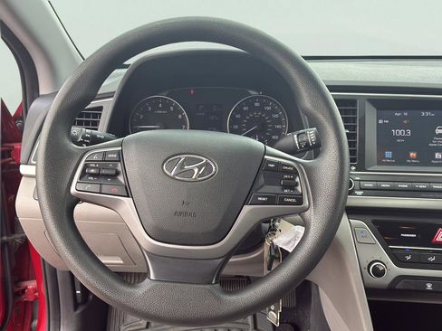 Used 2017 Hyundai Elantra SE FWD image 28