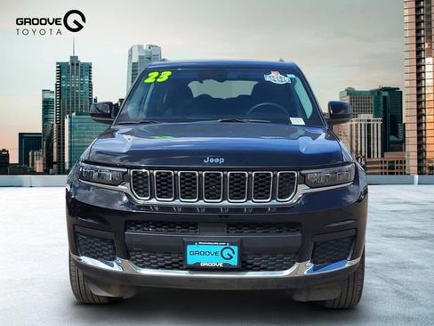 Used 2023 Jeep Grand Cherokee L Laredo image 9