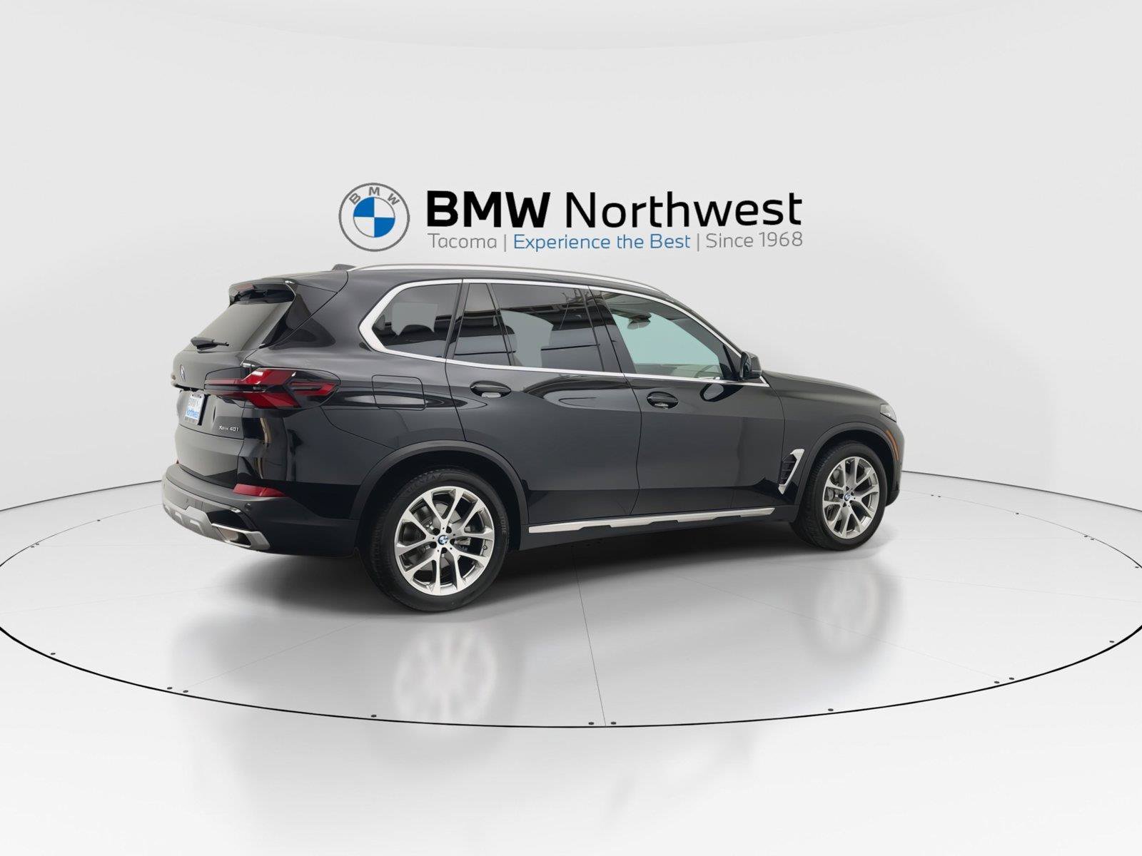 Used 2024 BMW X5 xDrive40i w/ Parking Assistance Package AWD/4WD image 4