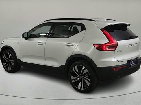 Used 2026 Volvo XC40 B5 Ultra w/ Climate Package AWD/4WD image 6