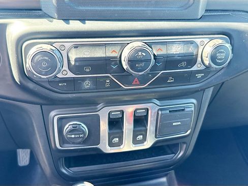 Used 2021 Jeep Wrangler Sport AWD/4WD image 17