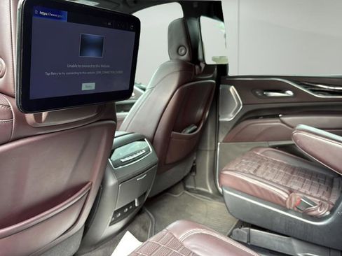 Certified 2022 Cadillac Escalade ESV Premium Luxury Platinum image 15